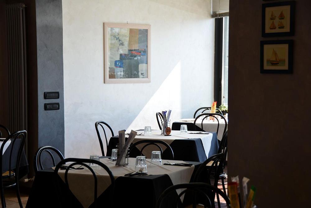 Hotel Bella Romagna Казал Борсети Екстериор снимка