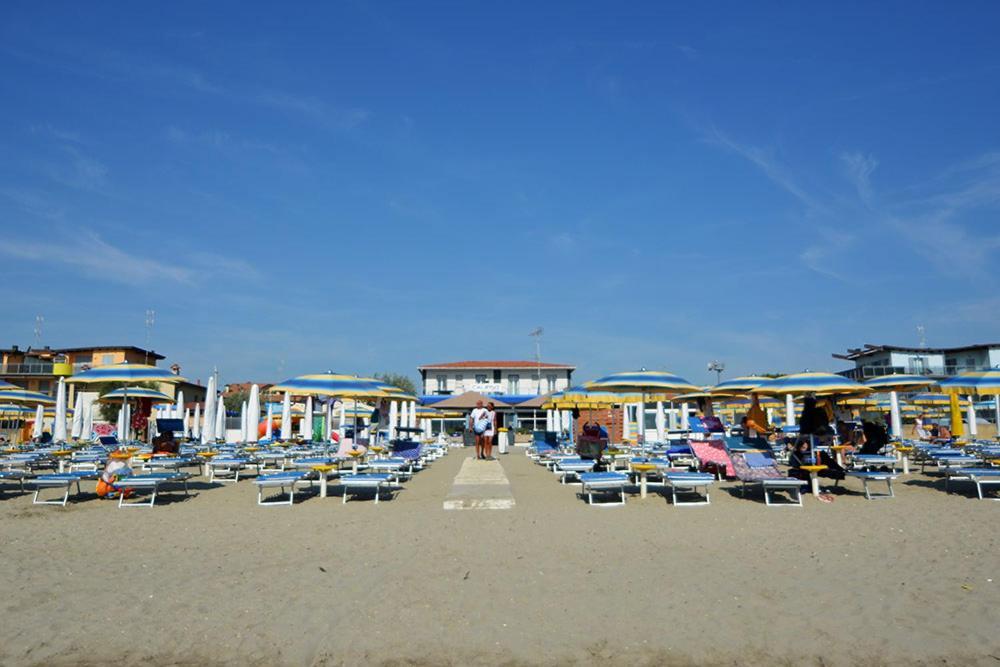 Hotel Bella Romagna Казал Борсети Екстериор снимка
